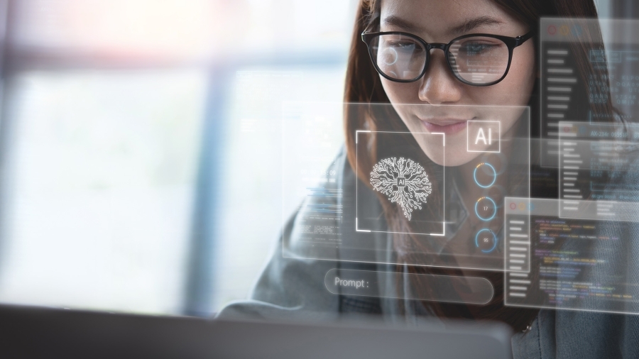 Une femme utilisant une interface IA.